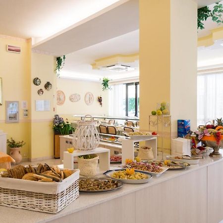 Hotel Miranda Bellaria-Igea Marina Buitenkant foto