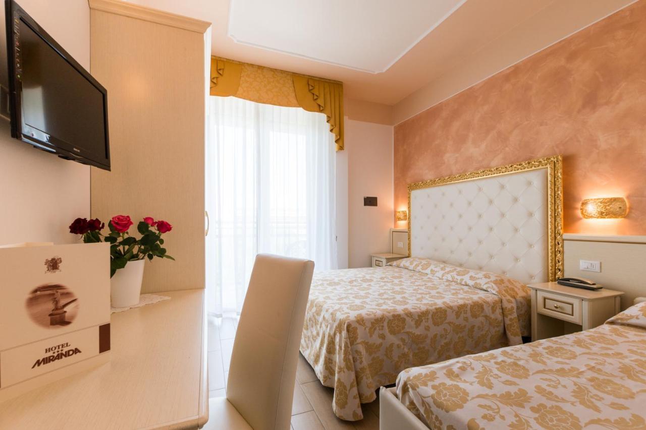 Hotel Miranda Bellaria-Igea Marina Buitenkant foto