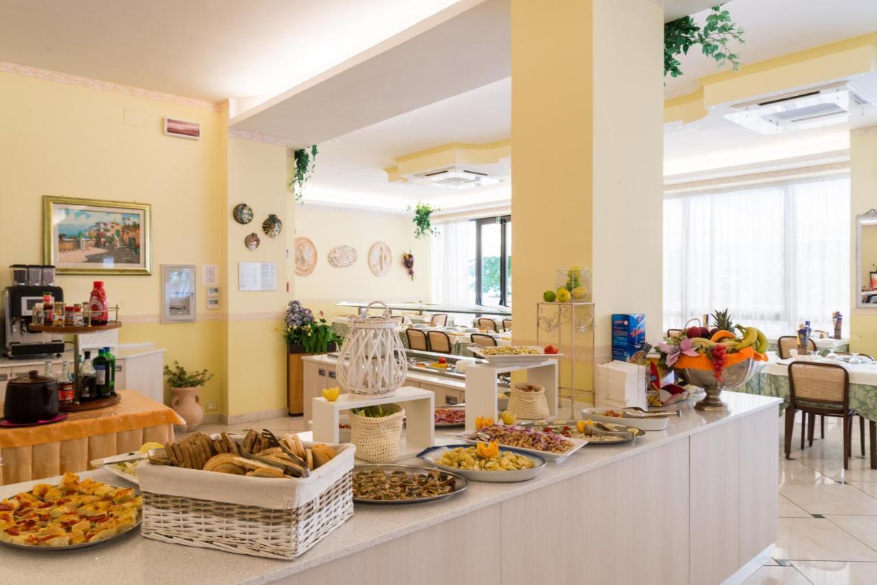 Hotel Miranda Bellaria-Igea Marina Buitenkant foto