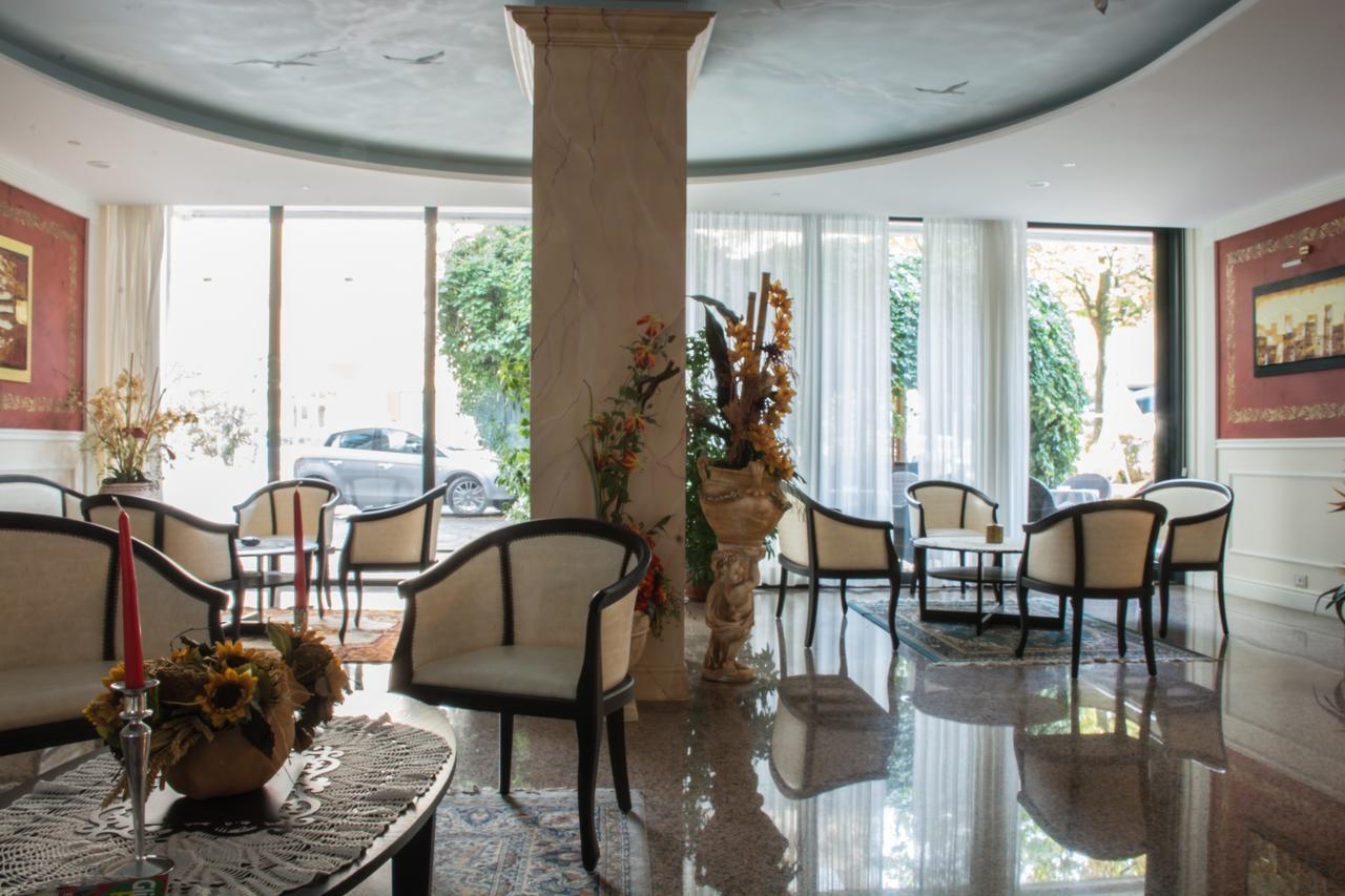 Hotel Miranda Bellaria-Igea Marina Buitenkant foto